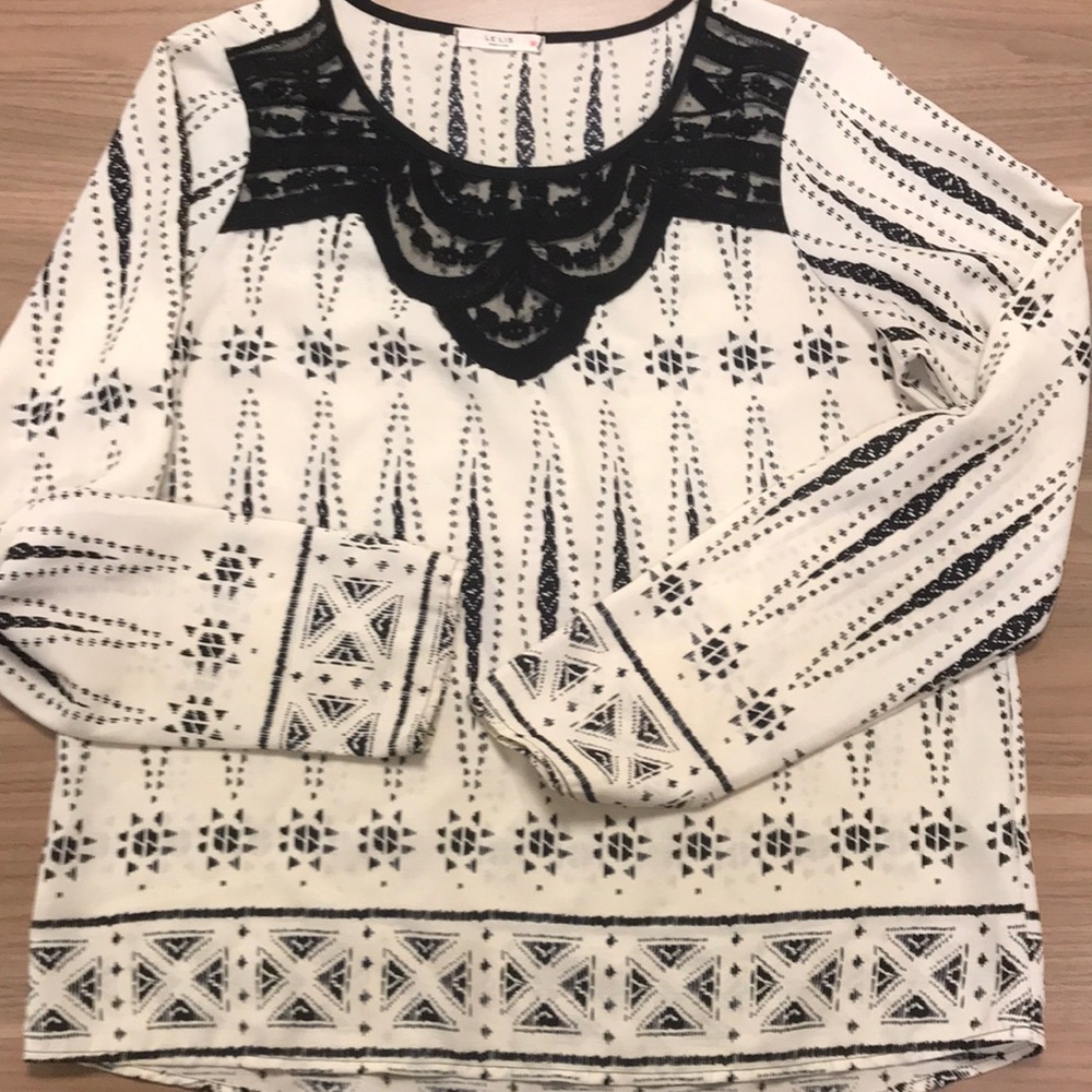 EUC Le Lis Blouse!